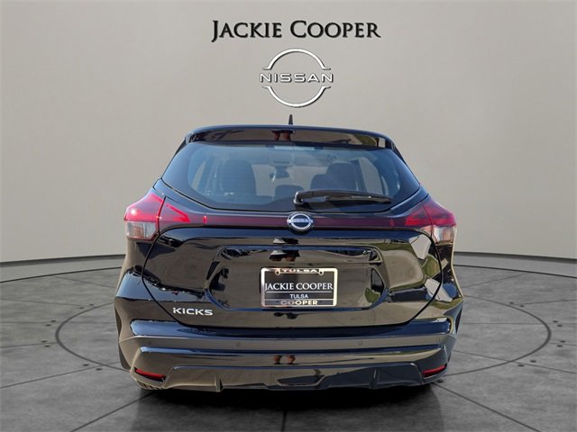 New 2025 Nissan Kicks Play S image 4