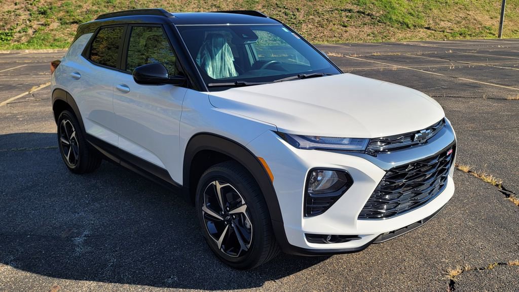 Used 2023 Chevrolet TrailBlazer RS w/ Convenience Package image 2