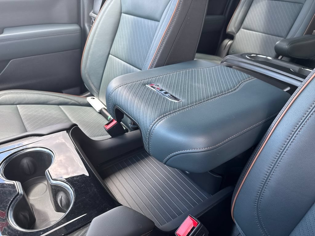 Certified 2025 GMC Yukon XL AT4 w/ AT4 Premium Package AWD/4WD image 50