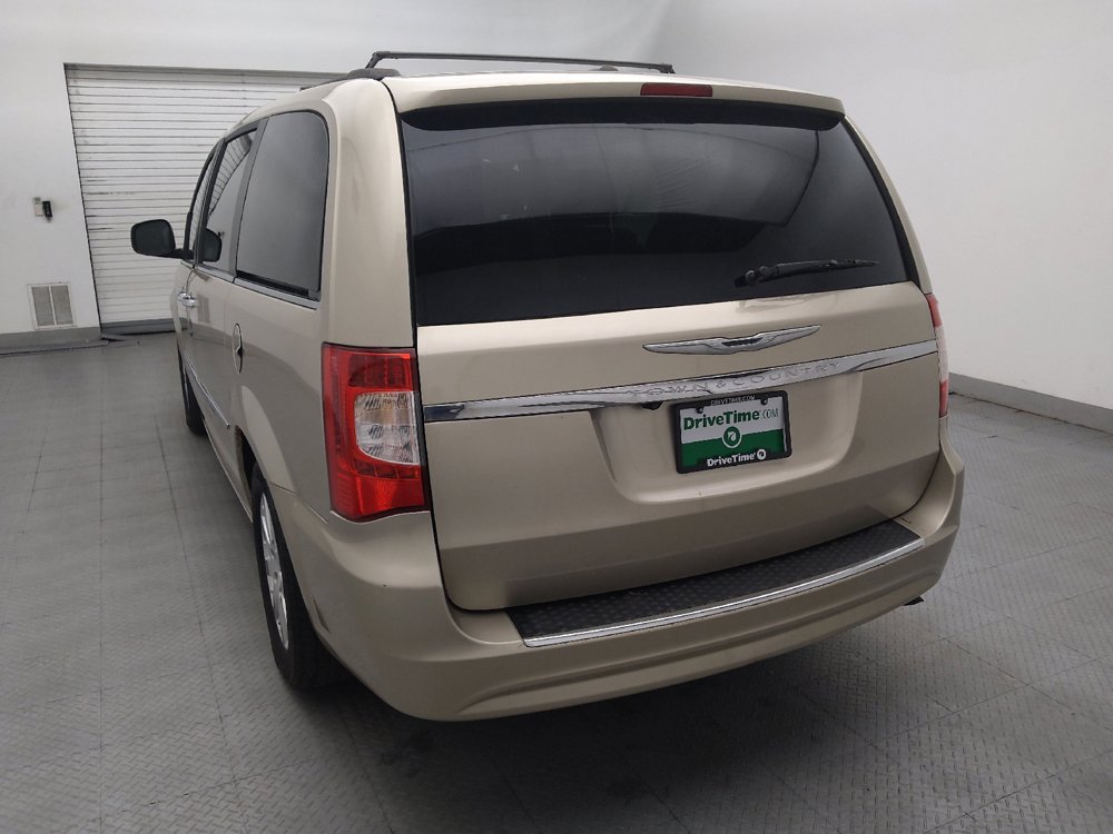 Used 2015 Chrysler Town & Country Touring w/ Driver Convenience Group FWD image 6