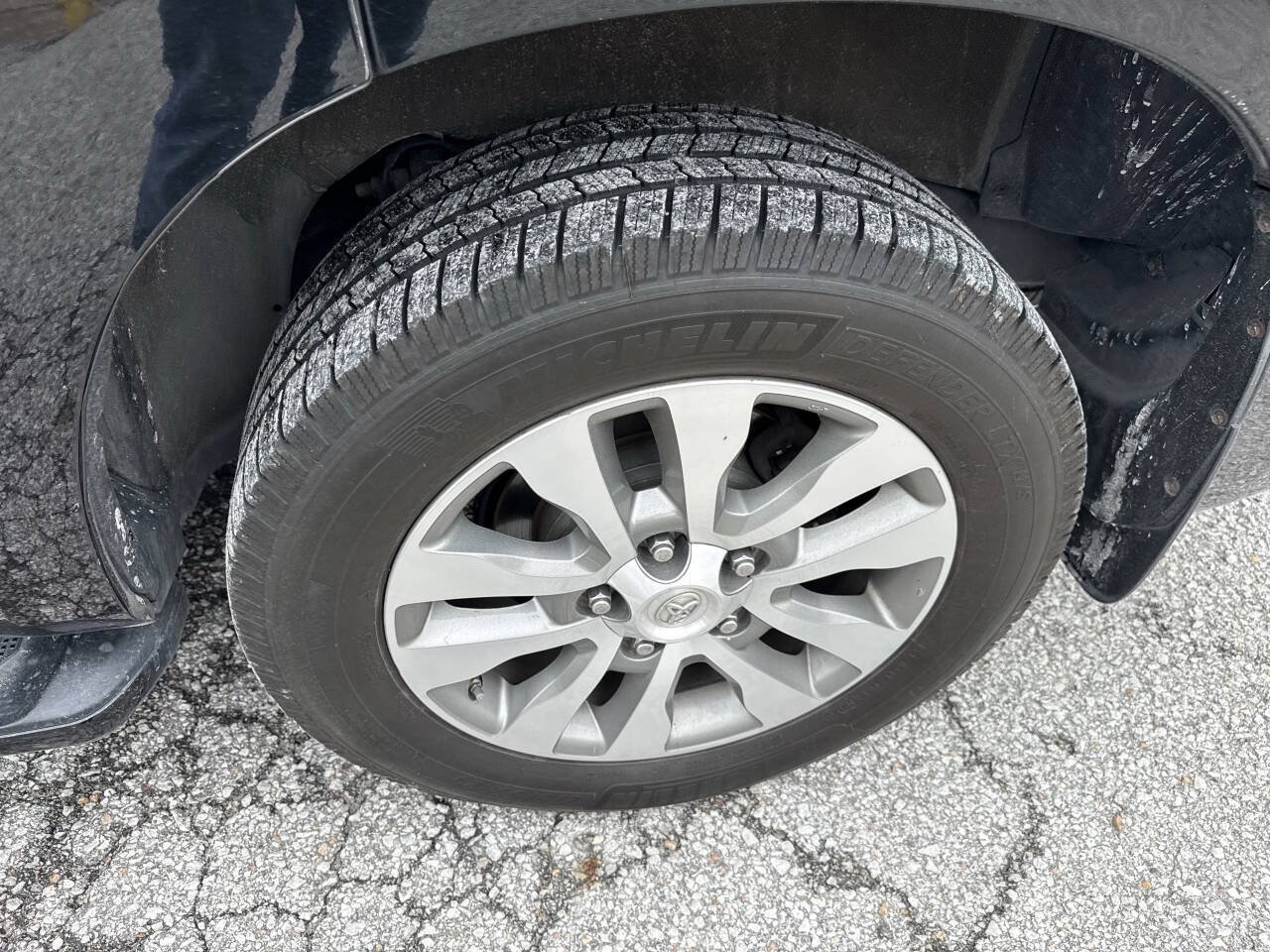 Used 2017 Toyota Sequoia Limited w/ Safety & Convenience Package AWD/4WD image 9