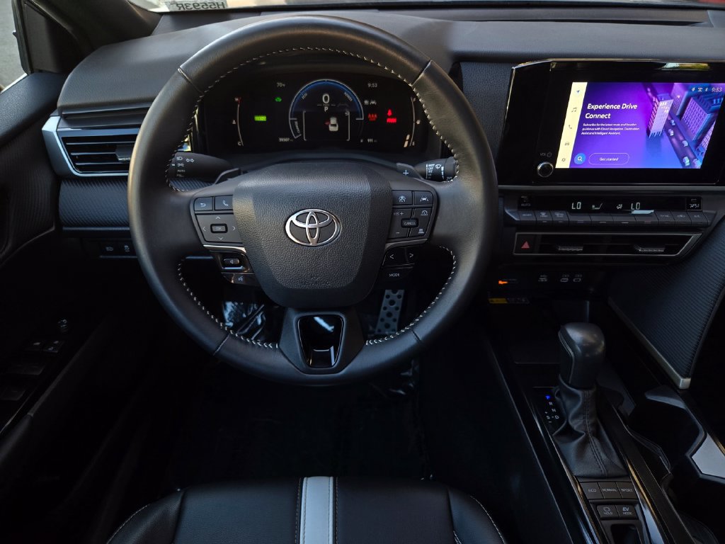 Used 2025 Toyota Camry SE FWD image 14
