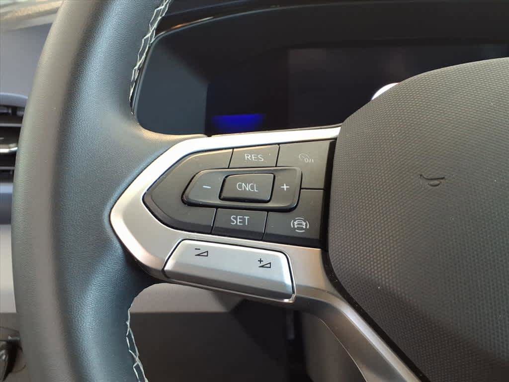 Certified 2022 Volkswagen Taos SE FWD image 14