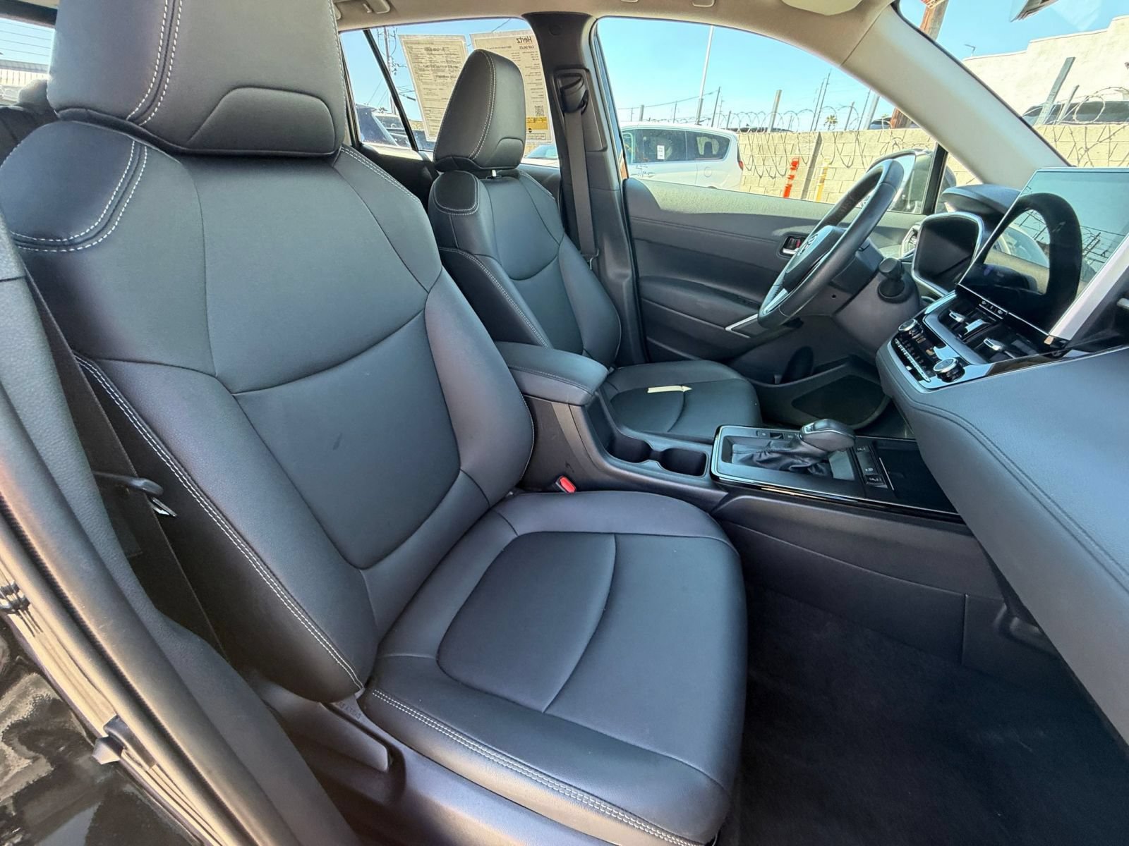 Used 2026 Toyota Corolla Cross XLE FWD image 33