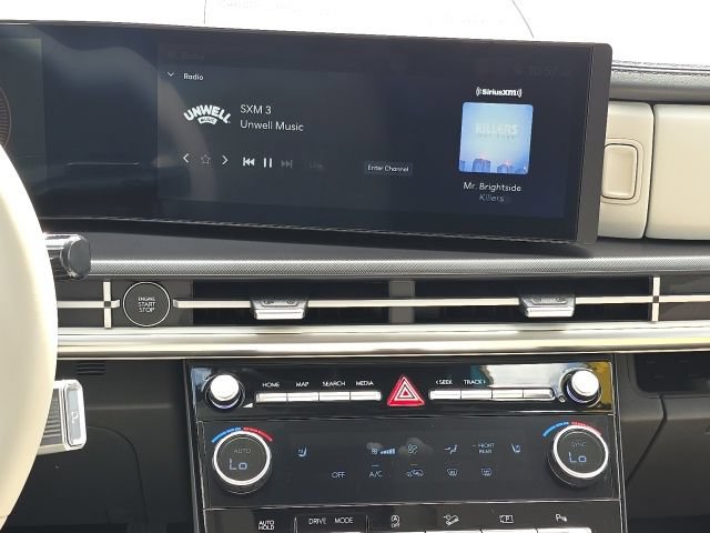 Certified 2025 Hyundai Santa Fe SEL FWD image 15