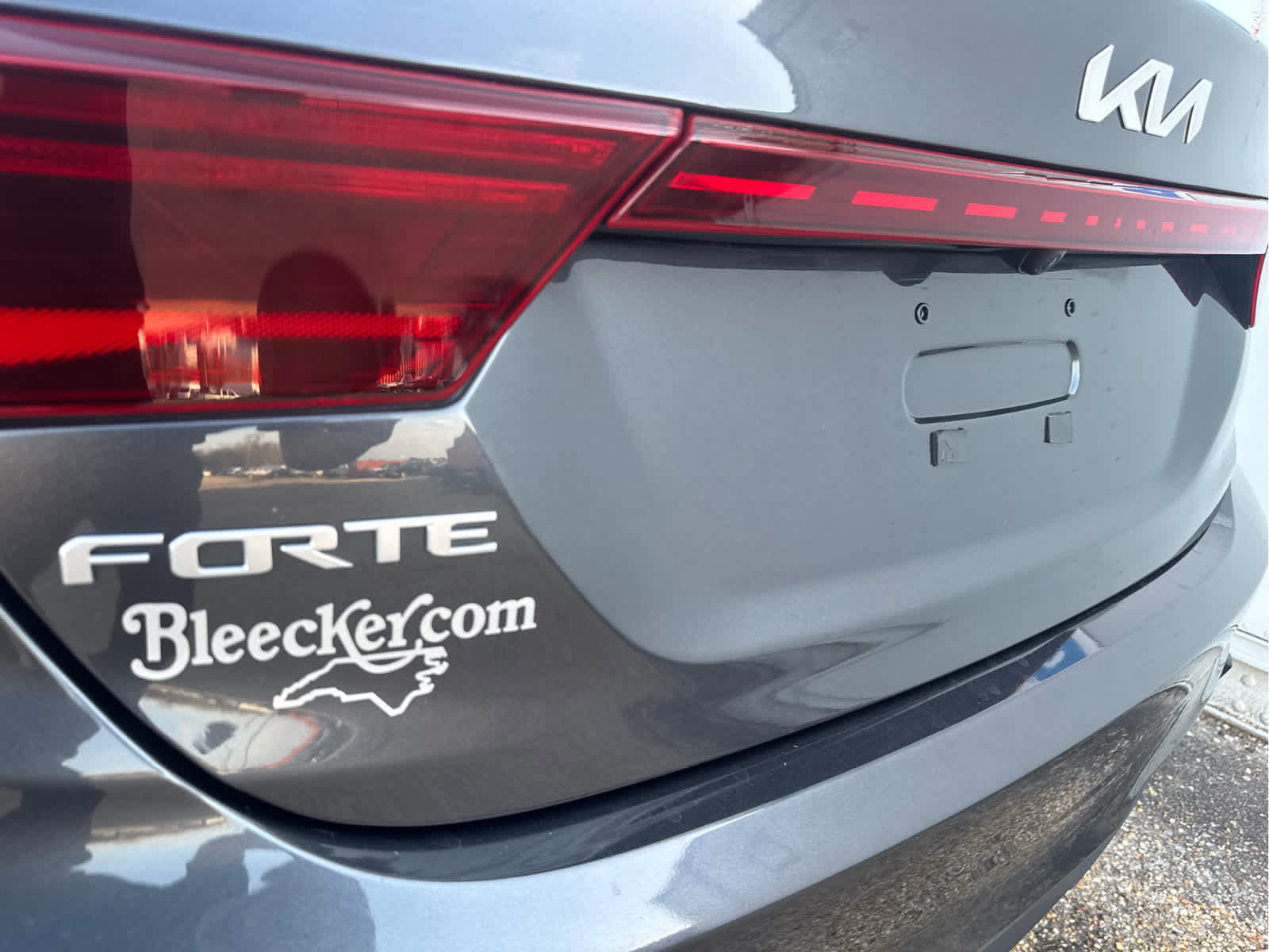 Used 2023 Kia Forte LXS w/ LXS Technology Package FWD image 17