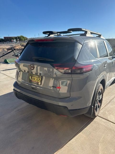 Used 2025 Nissan Rogue SV AWD/4WD image 10