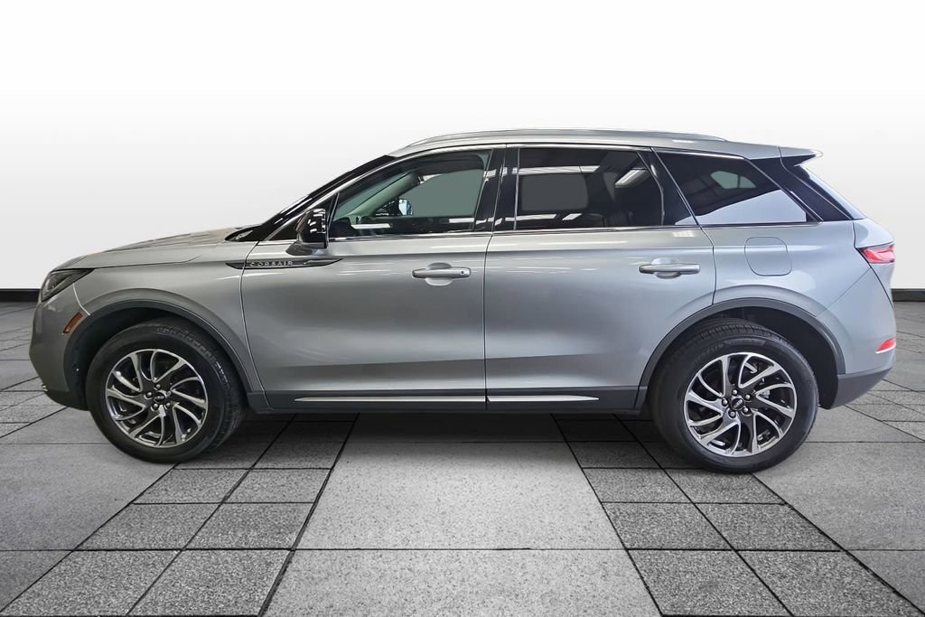 Used 2022 Lincoln Corsair AWD w/ Equipment Group 101A image 8