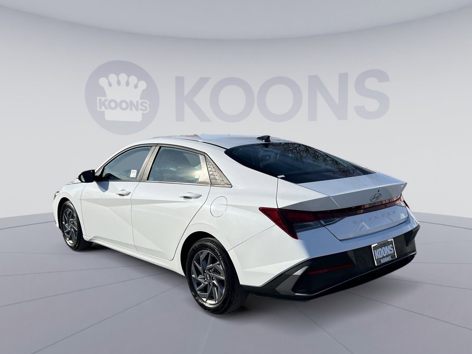 Used 2024 Hyundai Elantra SEL image 4