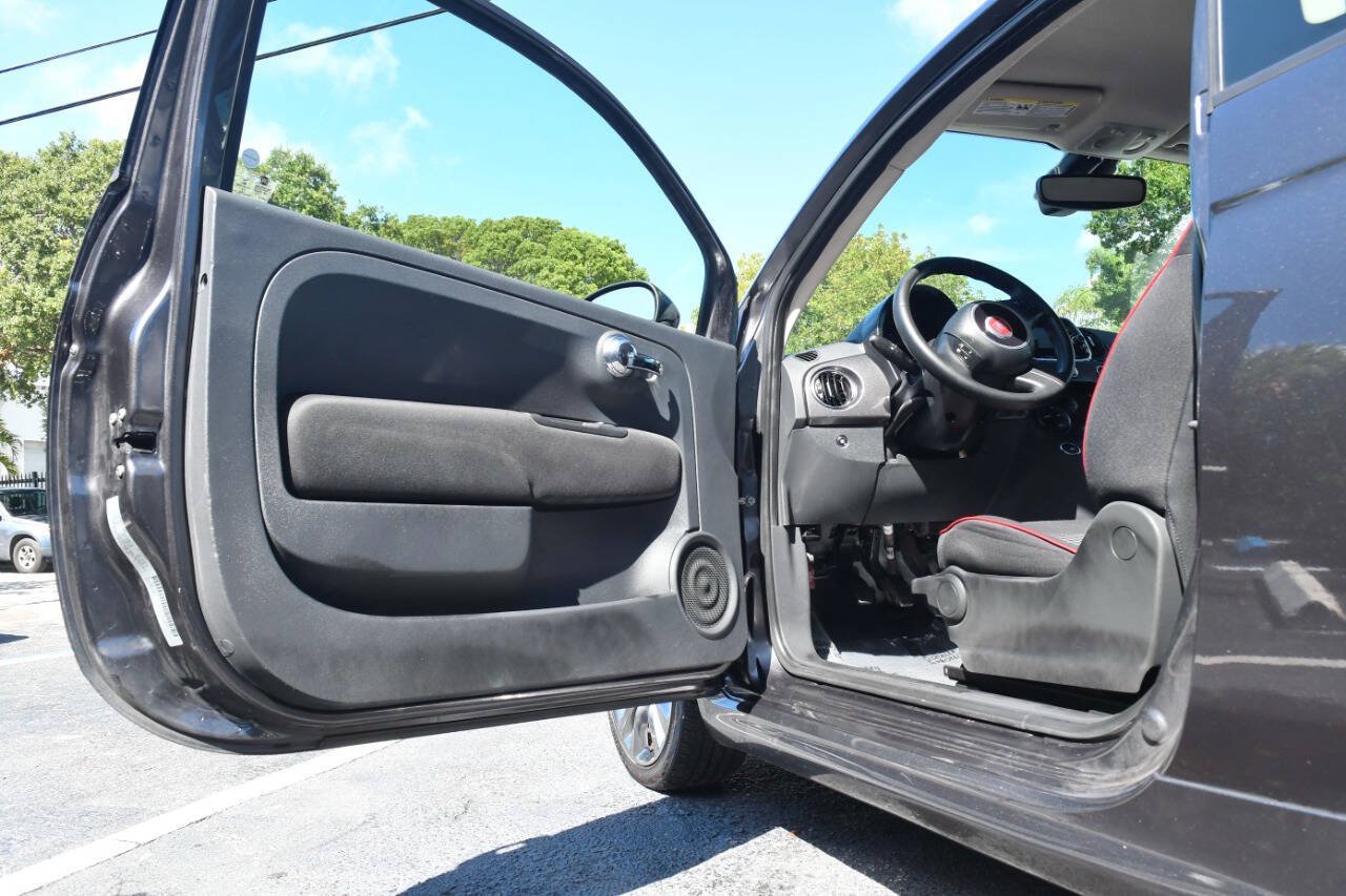Used 2017 FIAT 500 Pop w/ Sport Appearance Package FWD image 16