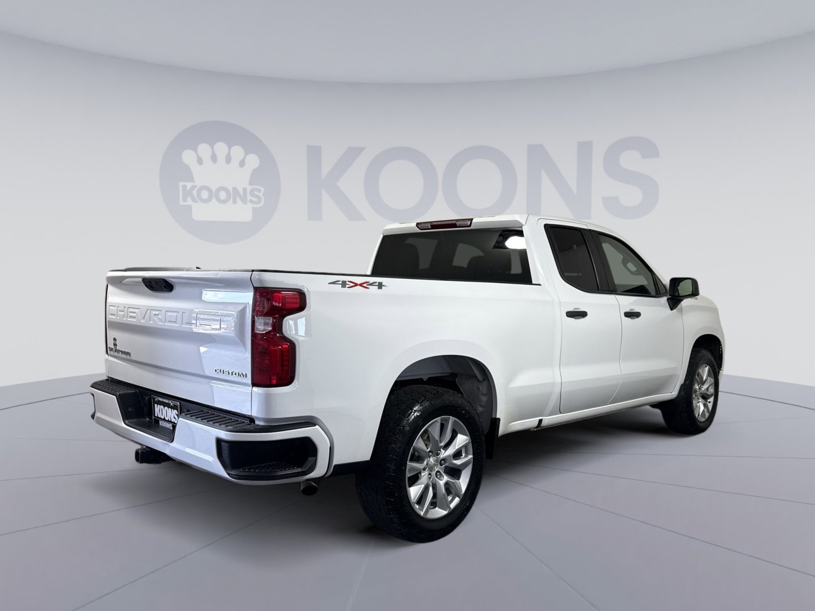 Used 2023 Chevrolet Silverado 1500 Custom AWD/4WD image 7