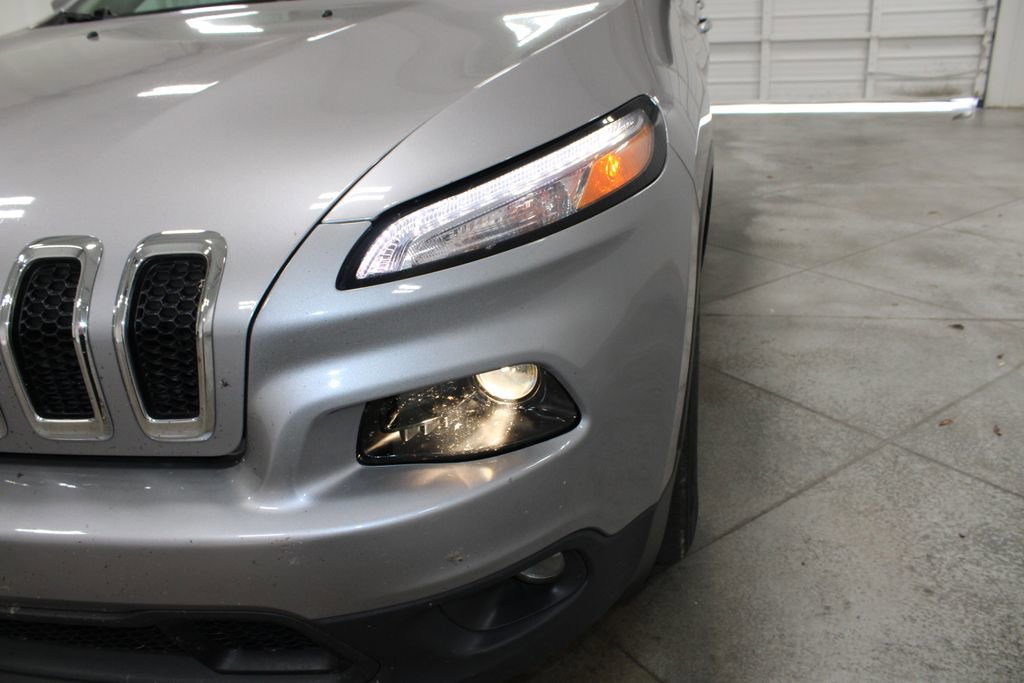 Used 2018 Jeep Cherokee Latitude image 13