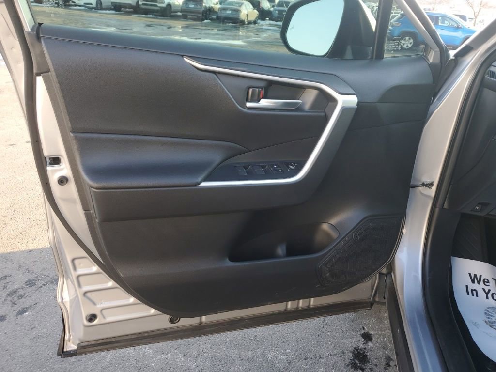 Used 2022 Toyota RAV4 SE w/ Convenience Package image 23