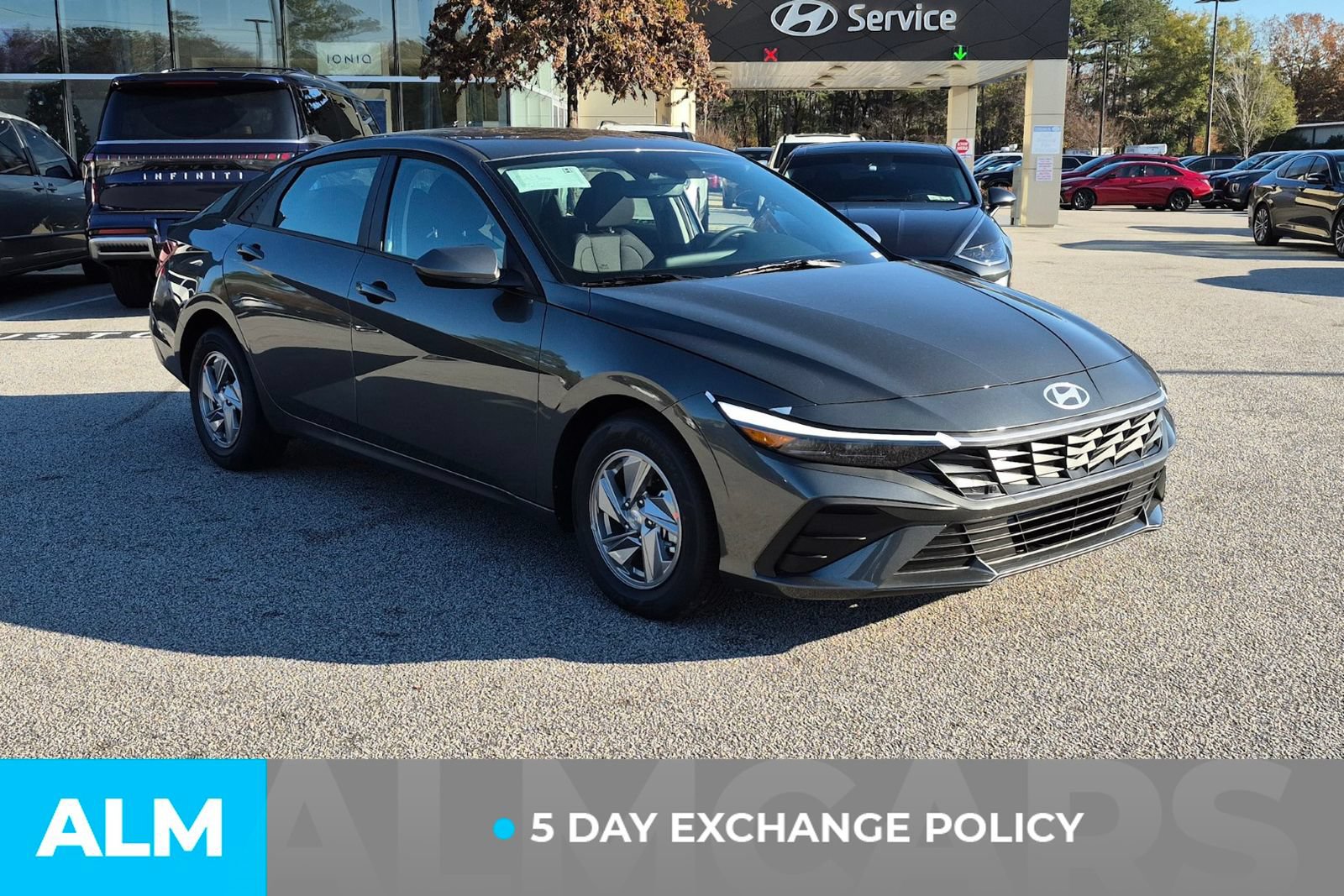 Certified 2026 Hyundai Elantra SE w/ Cargo Package FWD image 3