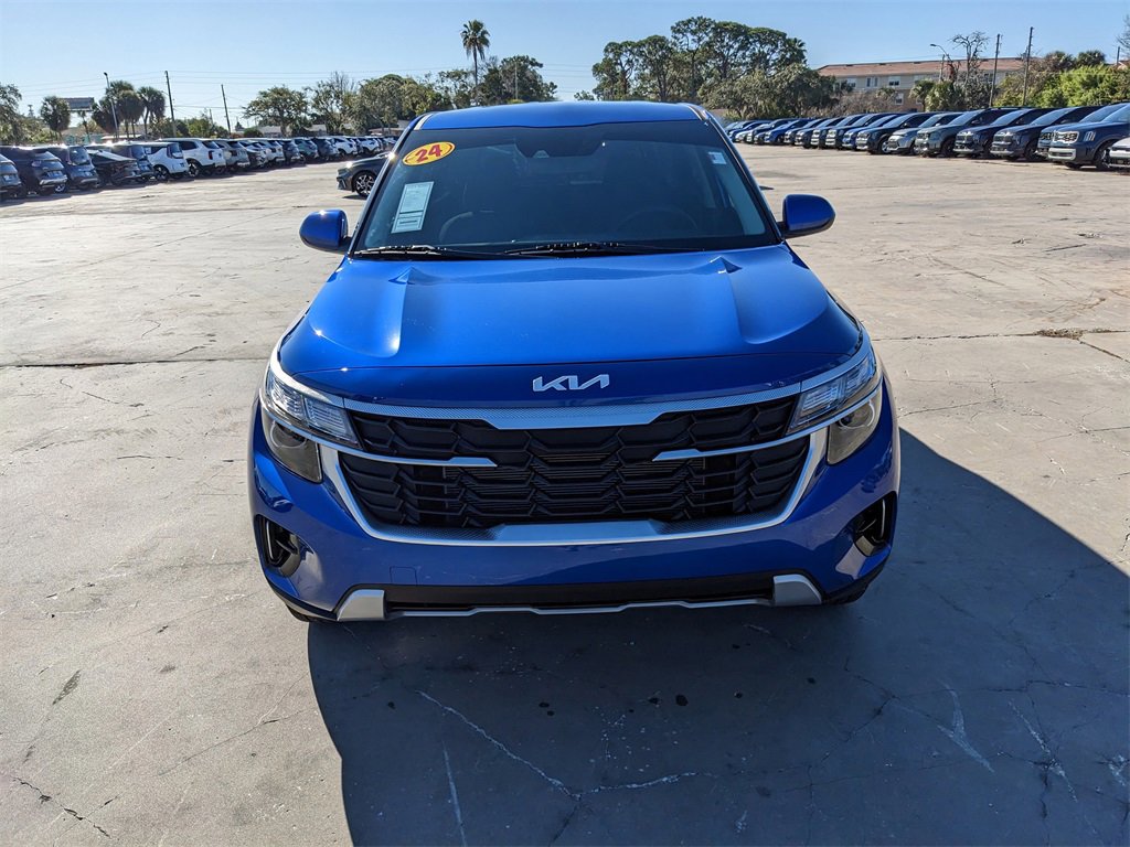 Certified 2024 Kia Seltos LX image 4