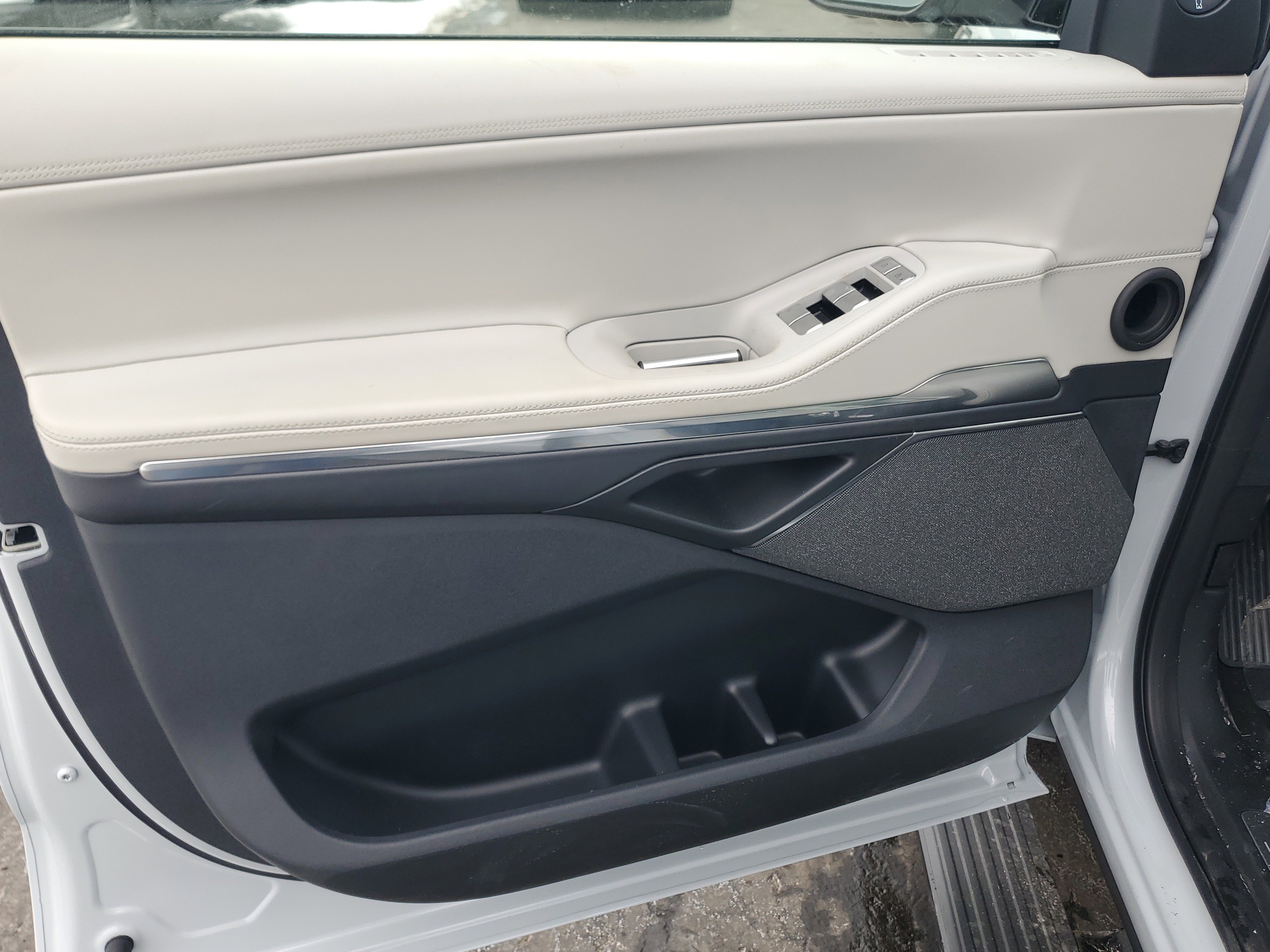 New 2026 Lincoln Navigator Reserve w/ Jet Appearance Package image 8