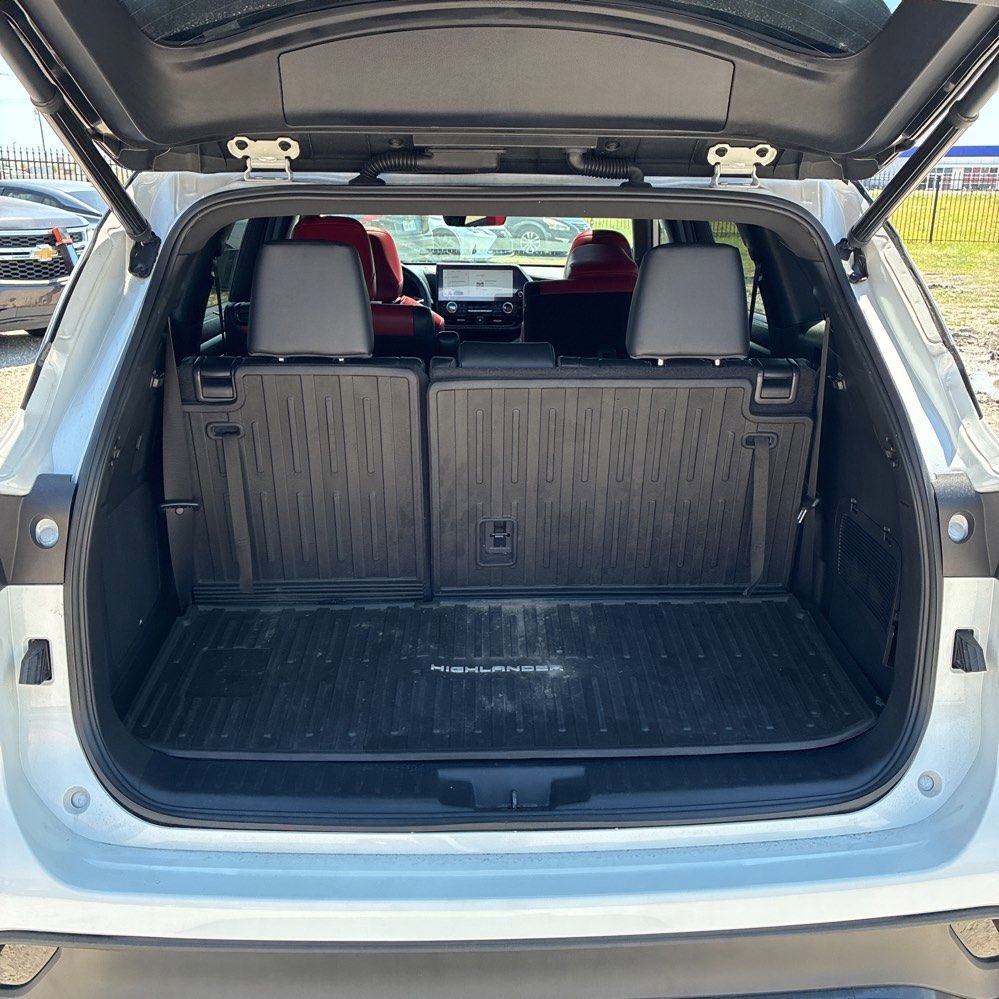 Used 2023 Toyota Highlander XSE AWD/4WD image 14