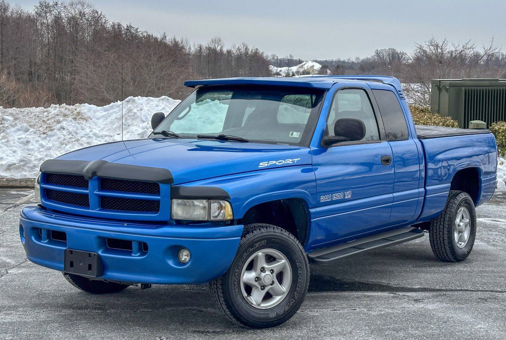 Used 2000 Dodge Ram 1500 Truck ST image 4