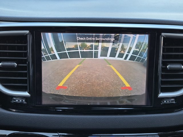 Certified 2024 Chrysler Pacifica Touring-L FWD image 18