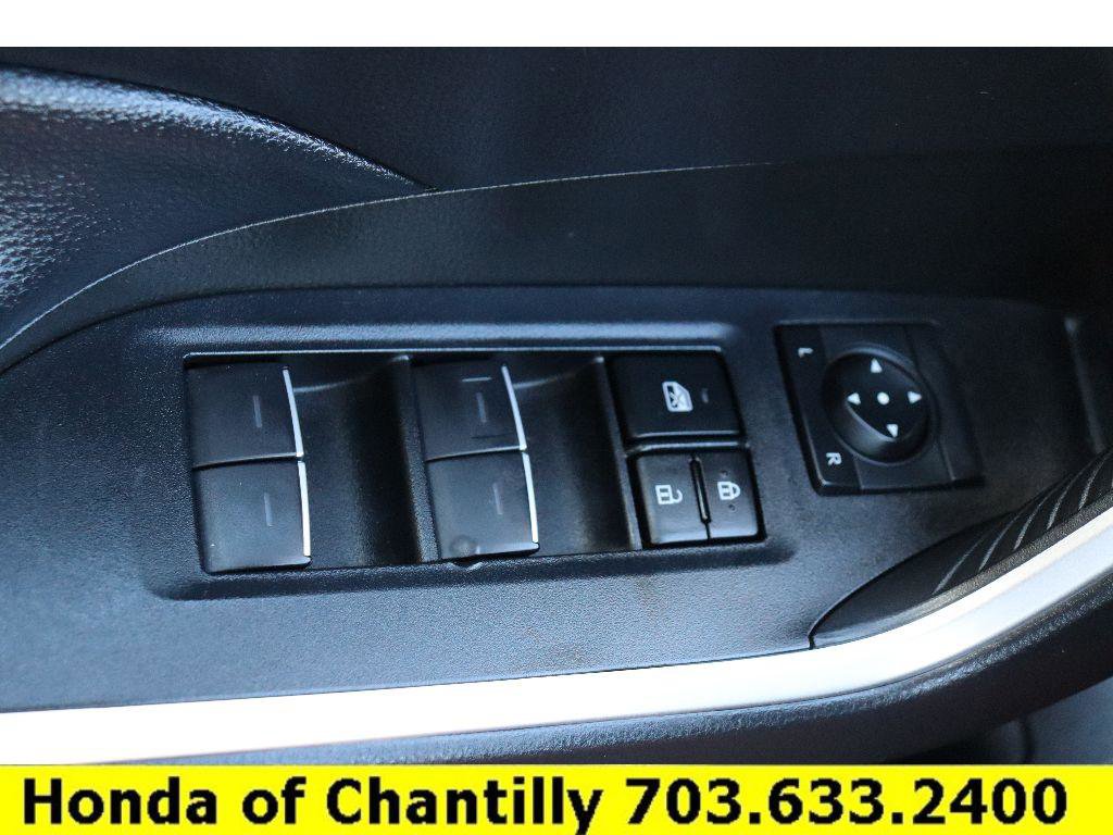 Used 2022 Toyota RAV4 XLE image 19