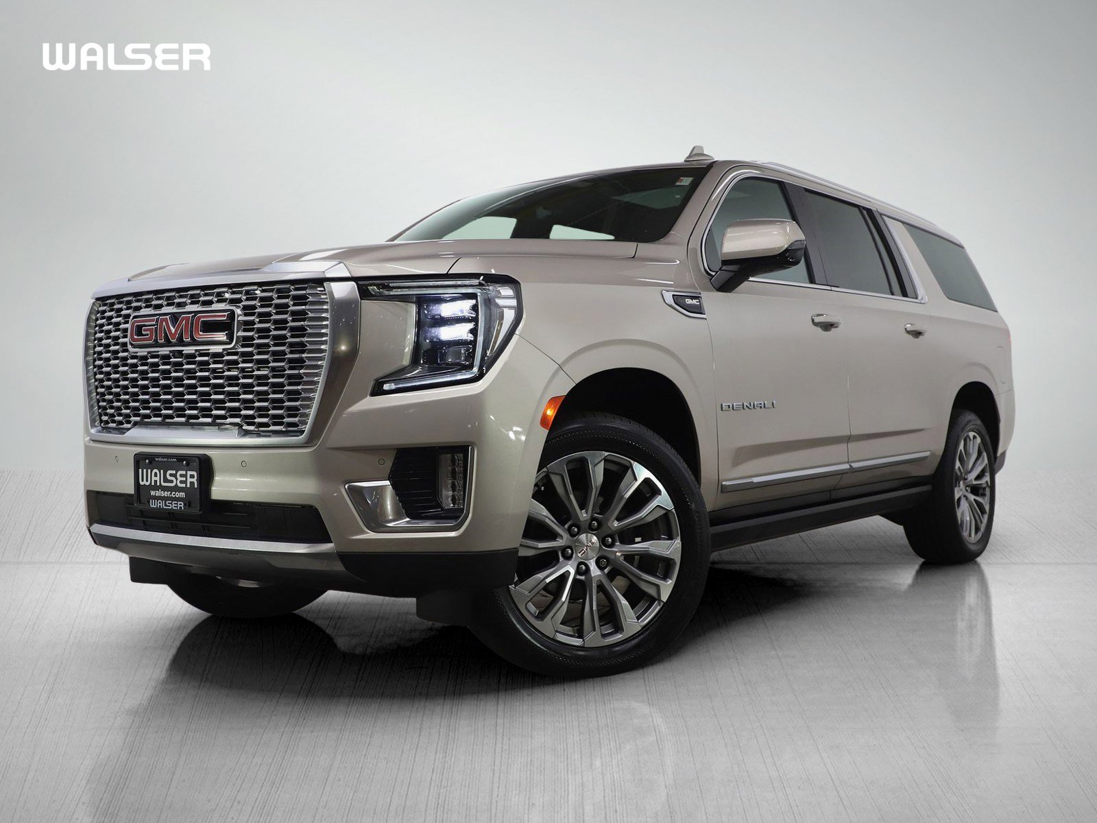 Used 2022 GMC Yukon XL Denali w/ Denali Ultimate Package image 1