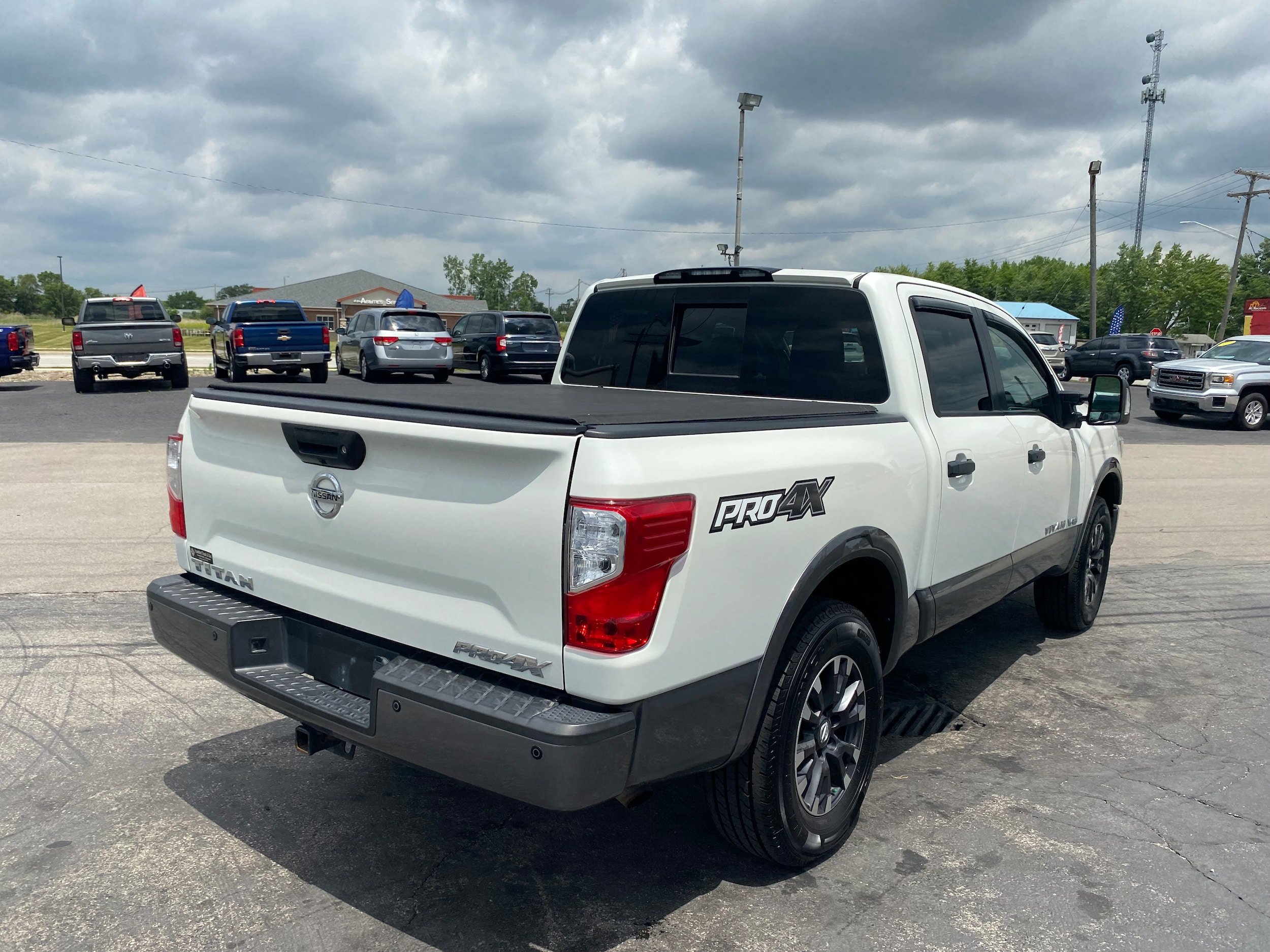 Used 2018 Nissan Titan PRO-4X w/ Pro-4x Utility Package AWD/4WD image 5