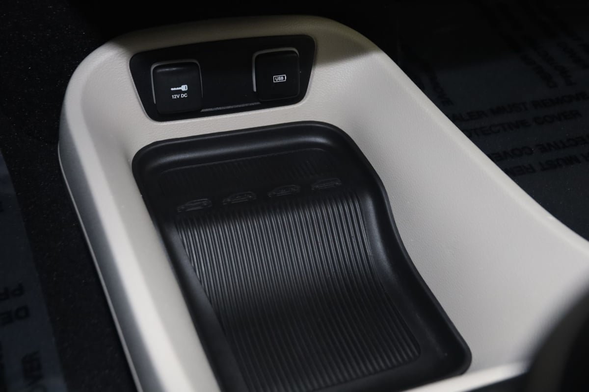 Used 2020 Chrysler Pacifica Touring FWD image 30