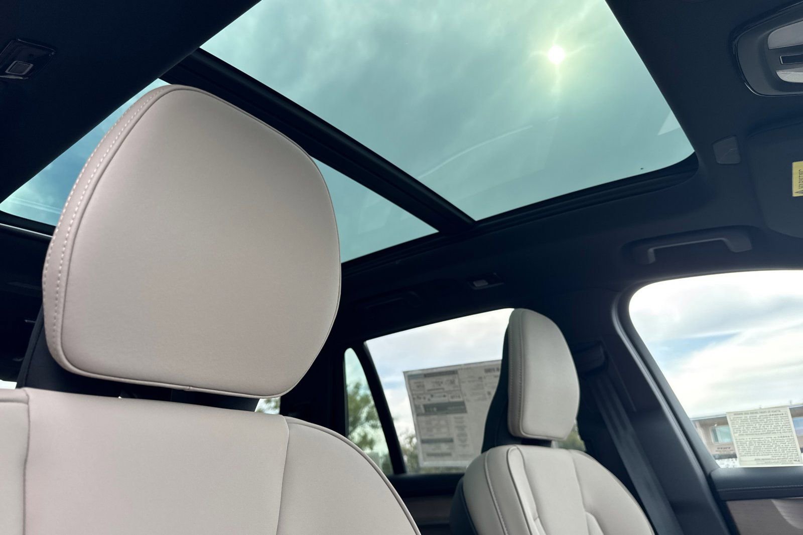New 2026 Volvo XC90 T8 Plus w/ Protection Package Premier AWD/4WD image 20