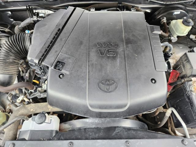 Used 2015 Toyota Tacoma 4x4 Double Cab w/ SR5 Package image 30
