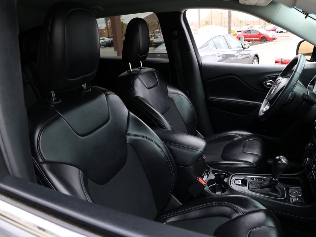 Used 2019 Jeep Cherokee Latitude Plus image 21