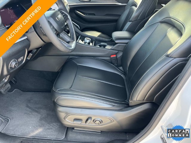 Certified 2025 Jeep Grand Cherokee L Limited w/ Black Appearance Package AWD/4WD image 28