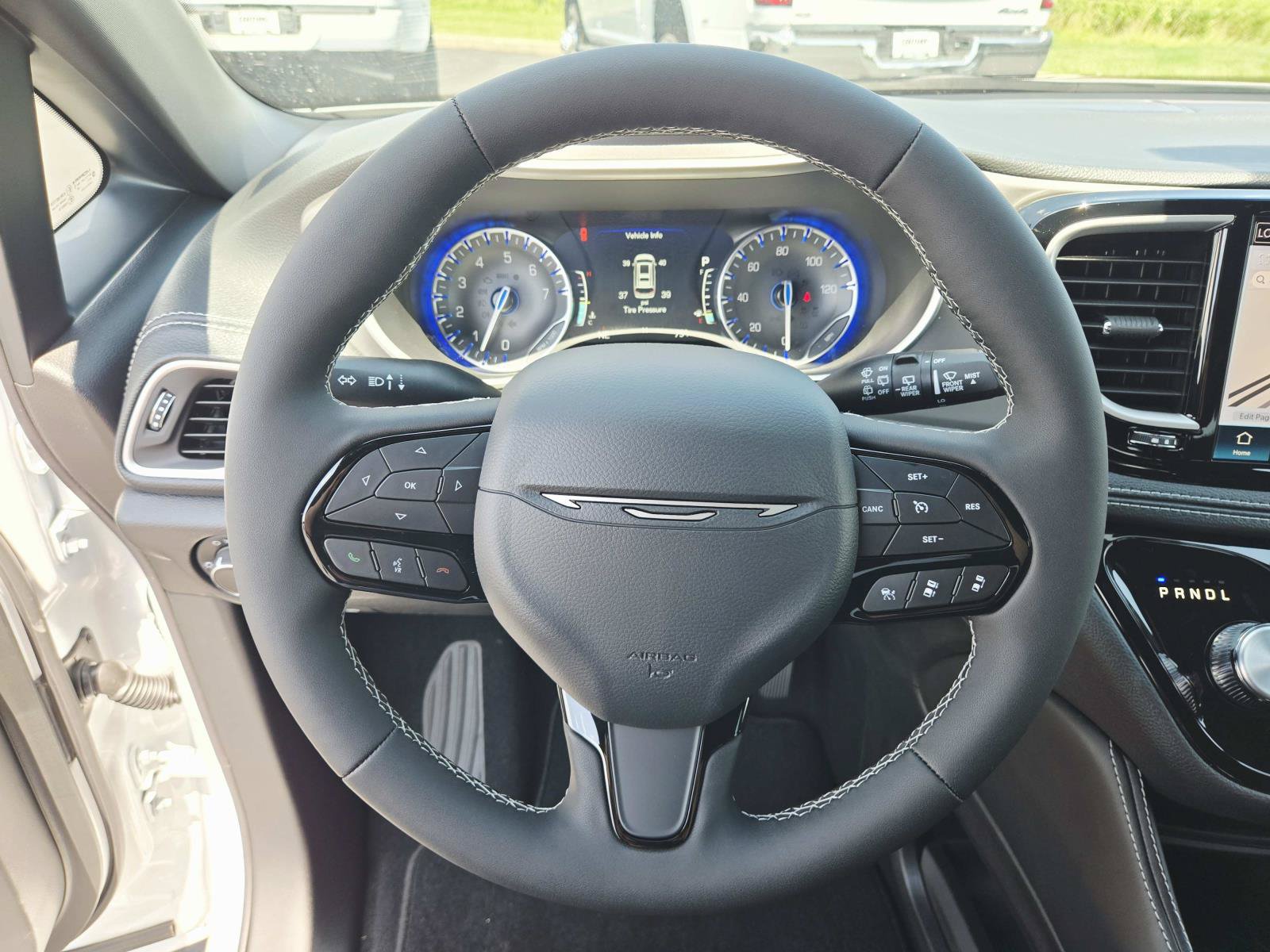 New 2027 Chrysler Pacifica Limited FWD image 22