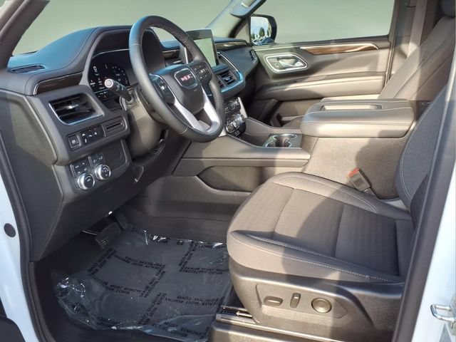 Used 2023 GMC Yukon XL SLE w/ Gmc Pro Safety Plus Package AWD/4WD image 11