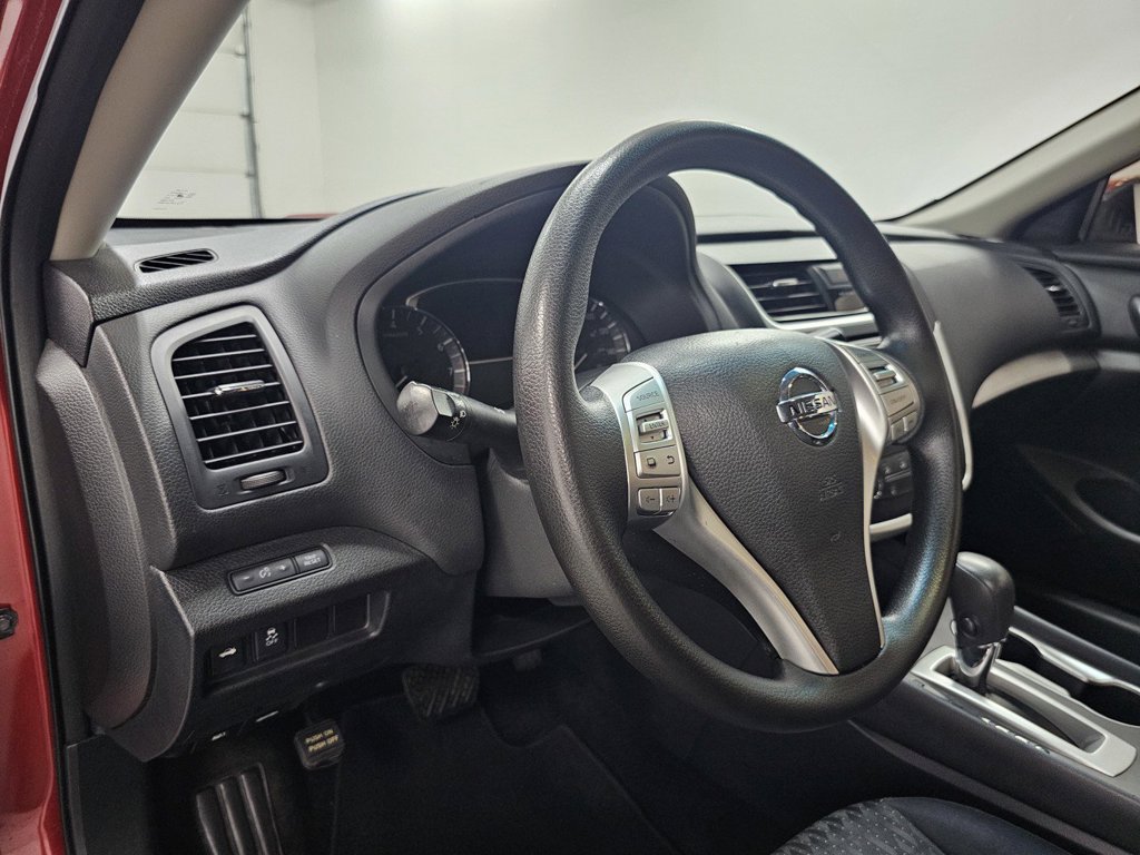 Used 2016 Nissan Altima 2.5 S w/ Power Driver Seat Package FWD image 10