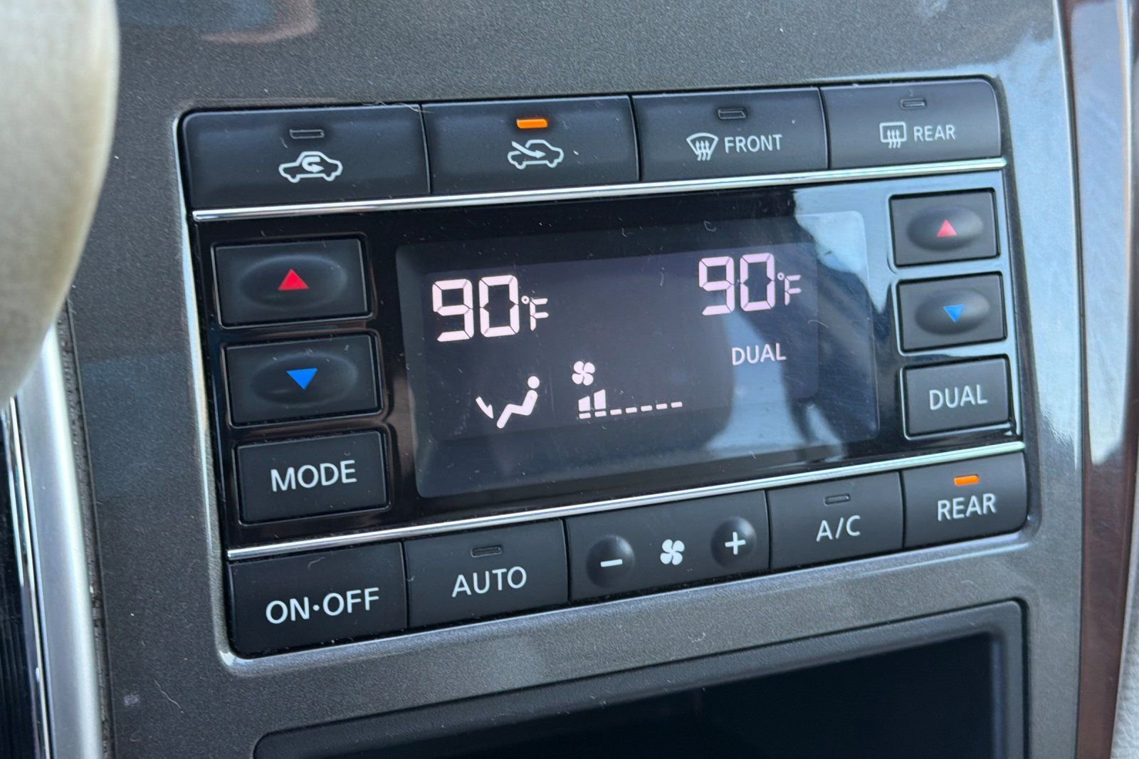 Used 2015 Nissan Quest SV image 20
