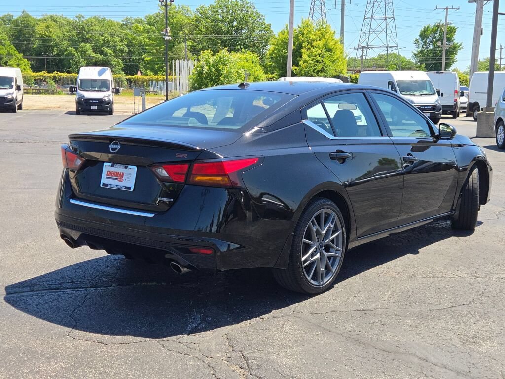 Used 2023 Nissan Altima 2.0 SR FWD image 13
