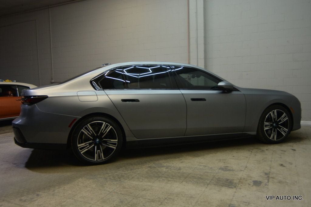 Used 2023 BMW i7 xDrive60 AWD/4WD image 6