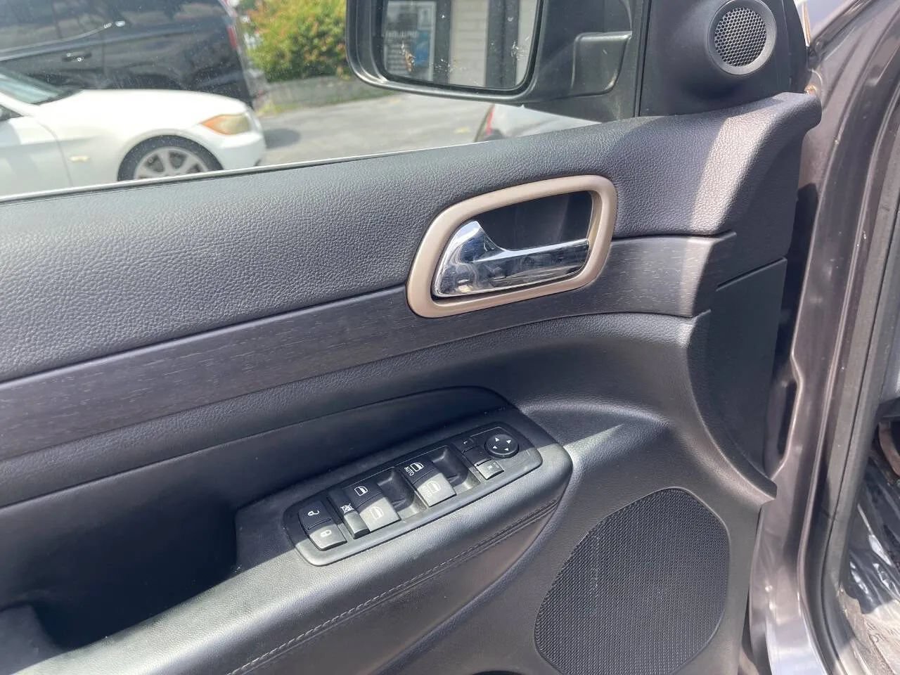 Used 2015 Jeep Grand Cherokee Altitude RWD image 13