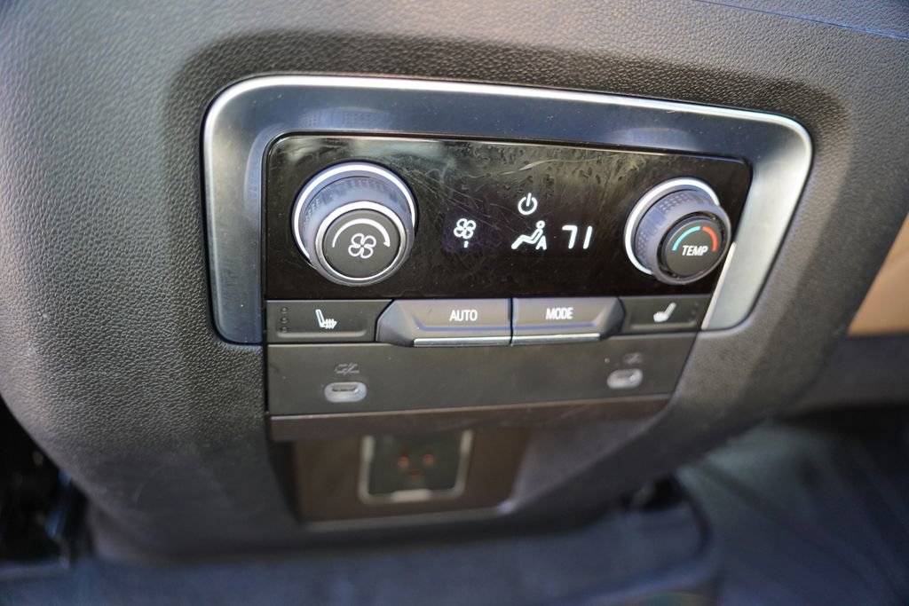 Used 2021 Chevrolet Suburban Premier w/ Premium Package AWD/4WD image 21