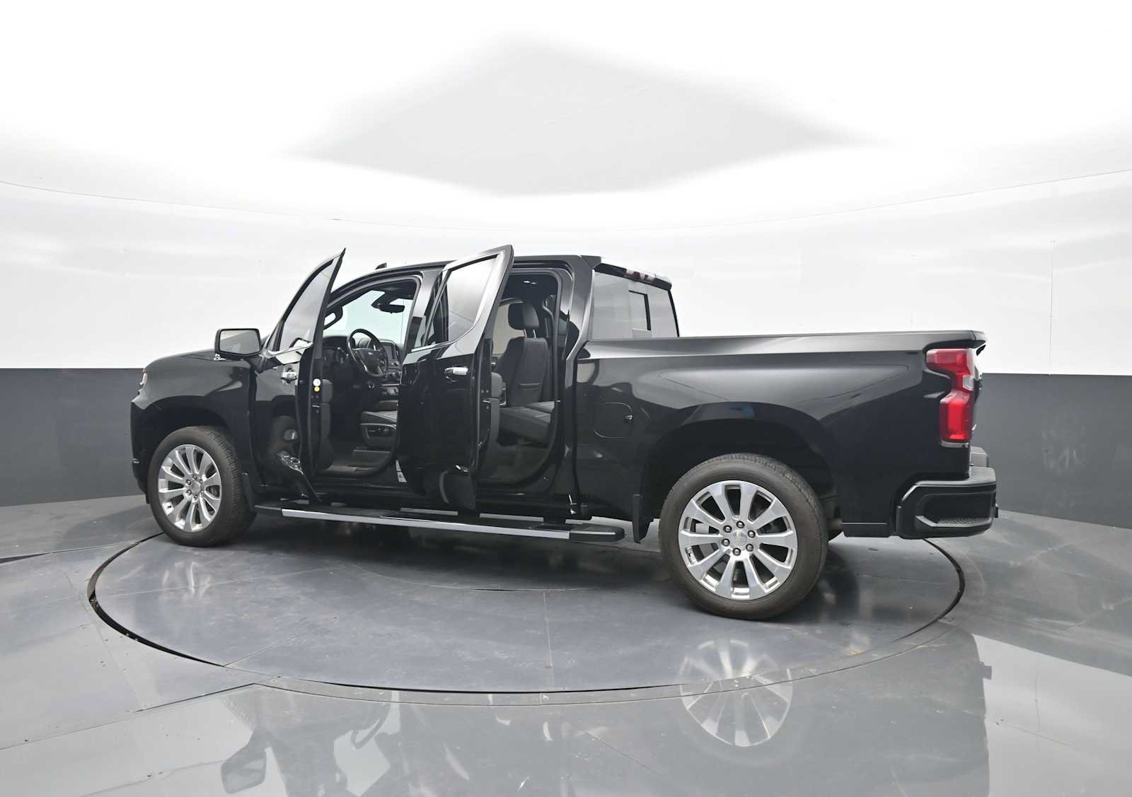 Used 2021 Chevrolet Silverado 1500 High Country w/ Technology Package AWD/4WD image 44