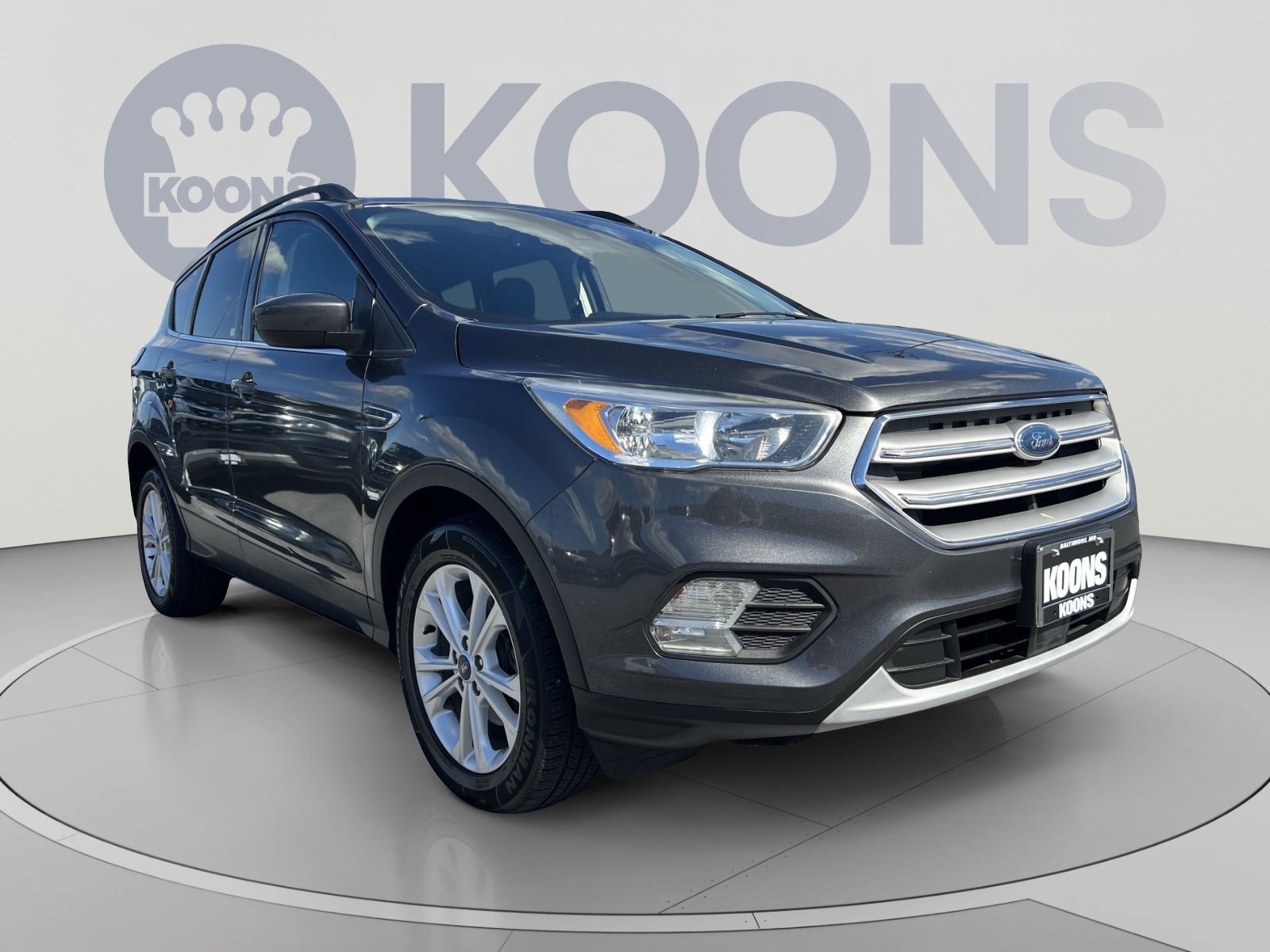 Used 2018 Ford Escape SE w/ Ford Safe & Smart Package FWD image 10