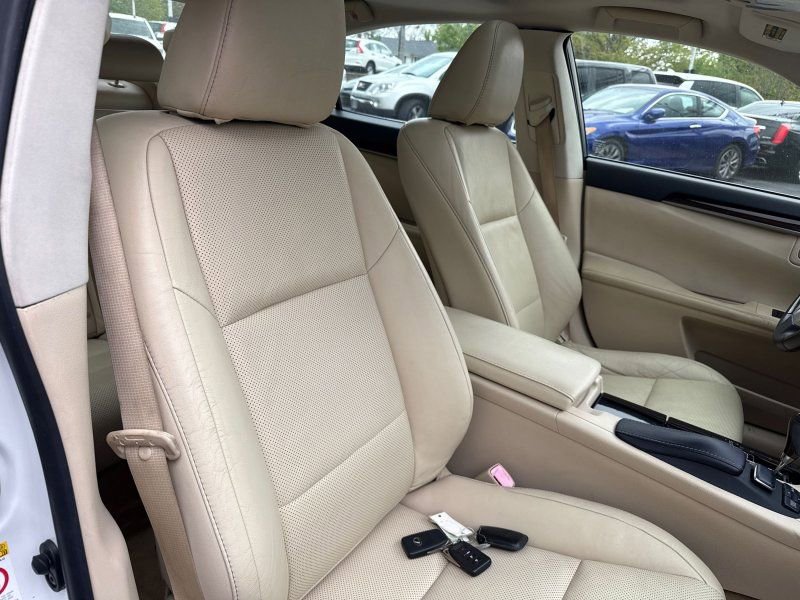 Used 2013 Lexus ES 350 w/ Luxury Pkg FWD image 18