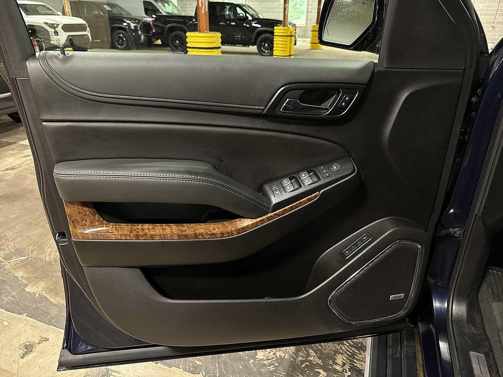 Used 2019 Chevrolet Tahoe Premier AWD/4WD image 33