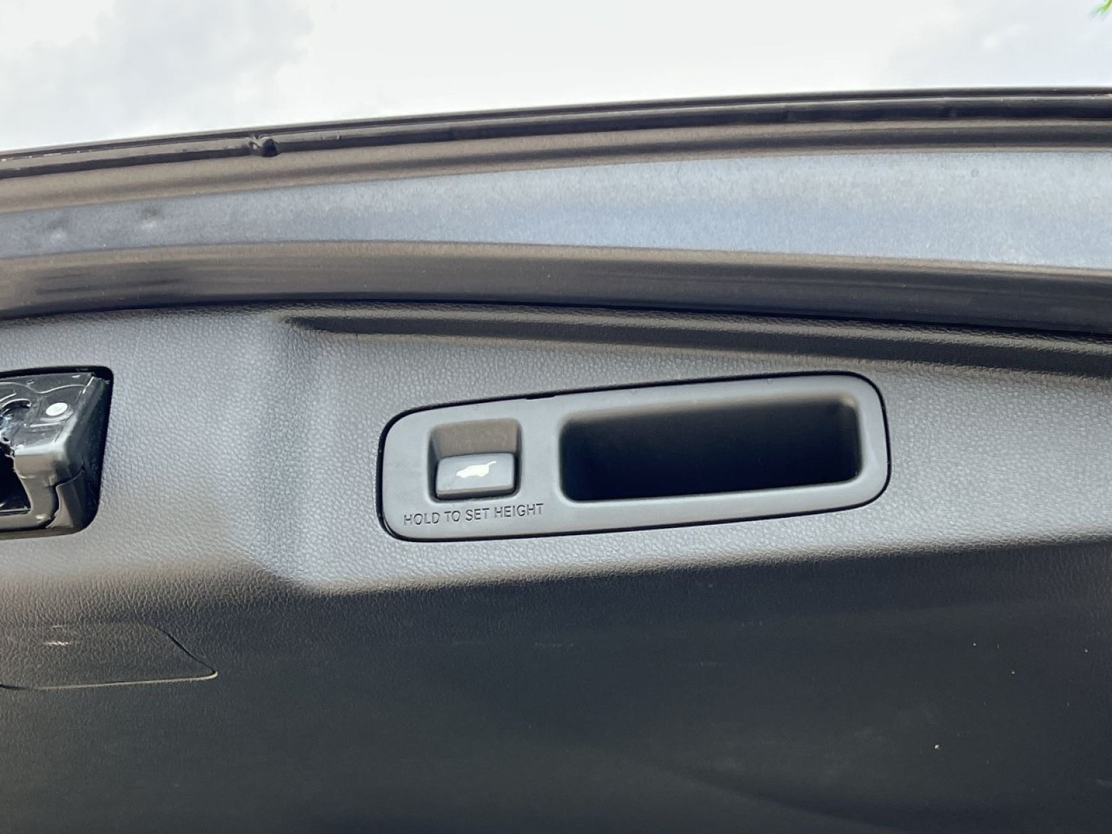 Used 2018 Honda CR-V Touring image 29