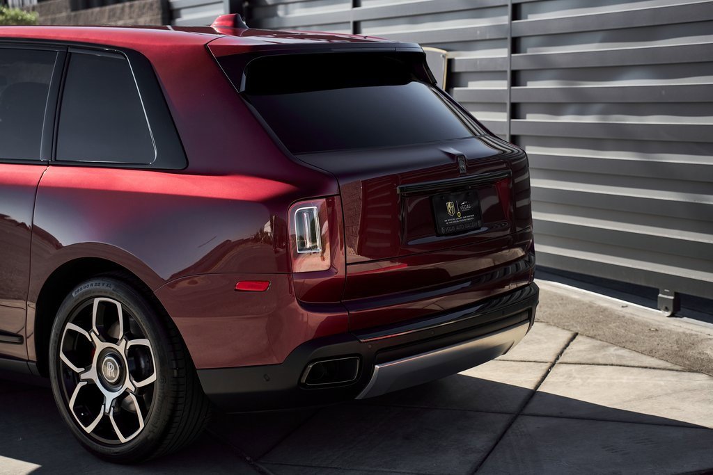 Used 2022 Rolls-Royce Cullinan Black Badge image 10