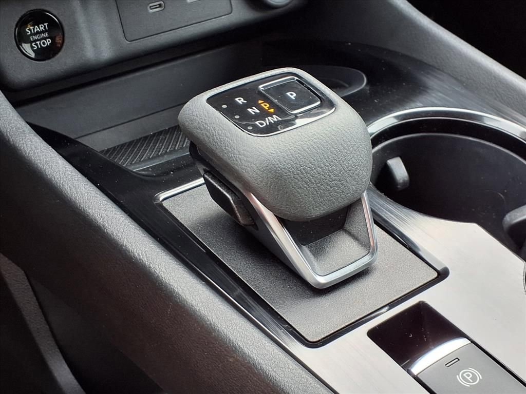 Used 2024 Nissan Rogue SV image 13
