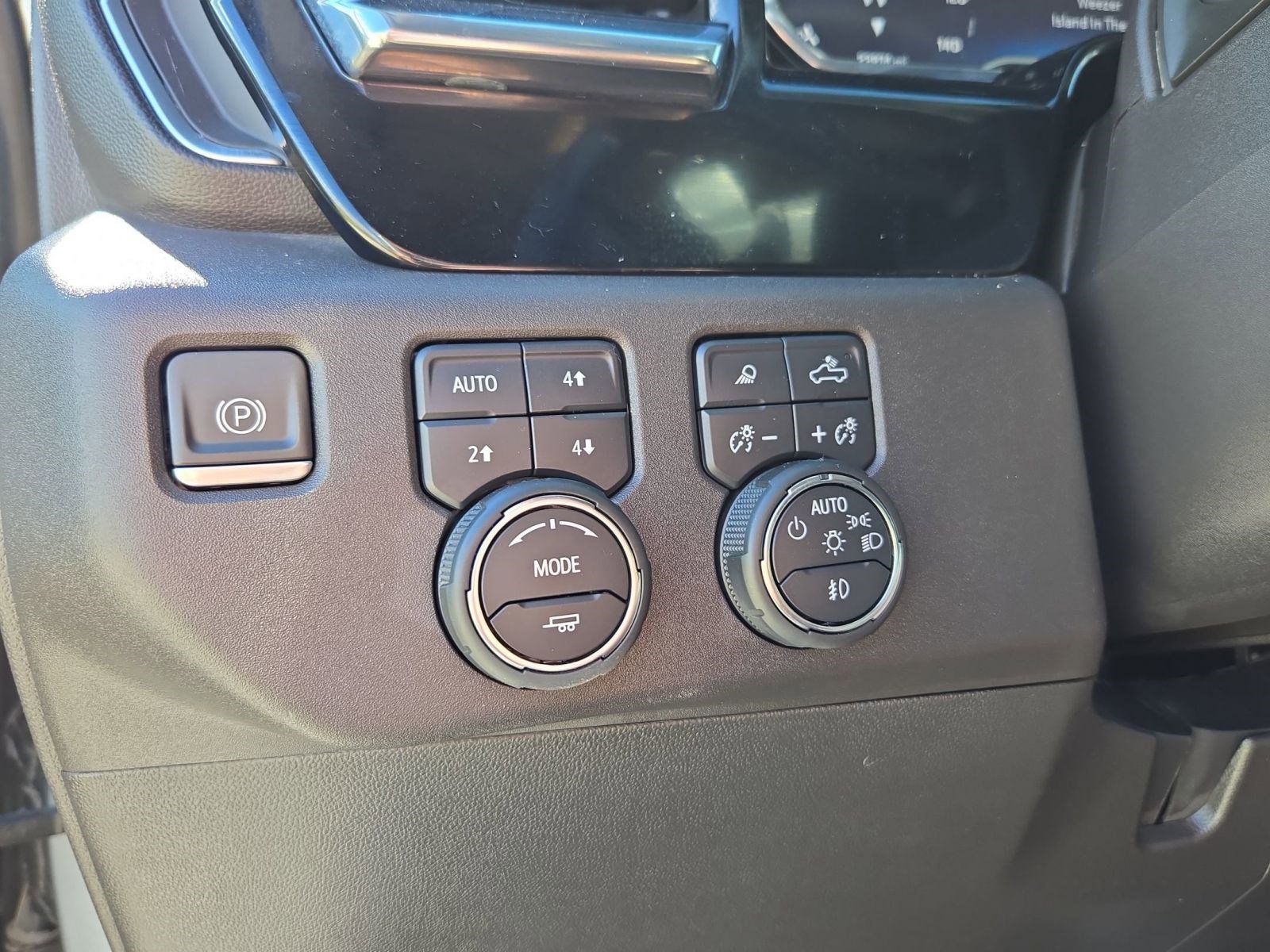 Used 2024 Chevrolet Silverado 1500 LT Trail Boss w/ Convenience Package II image 23