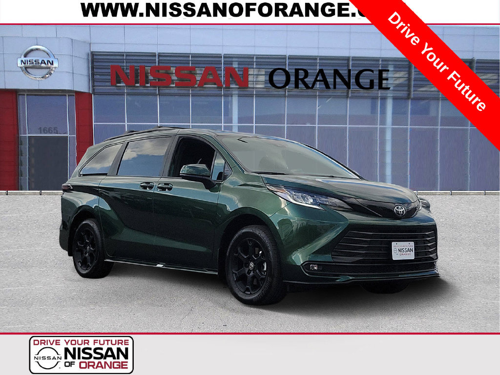 Used 2026 Toyota Sienna XLE Woodland Edition AWD/4WD image 1