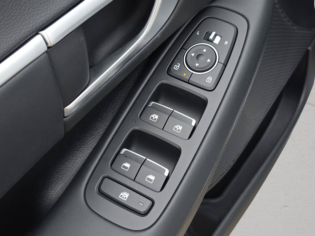 Certified 2025 Hyundai Sonata SEL FWD image 17