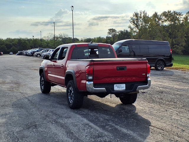 Used 2018 Toyota Tacoma TRD Off-Road AWD/4WD image 8